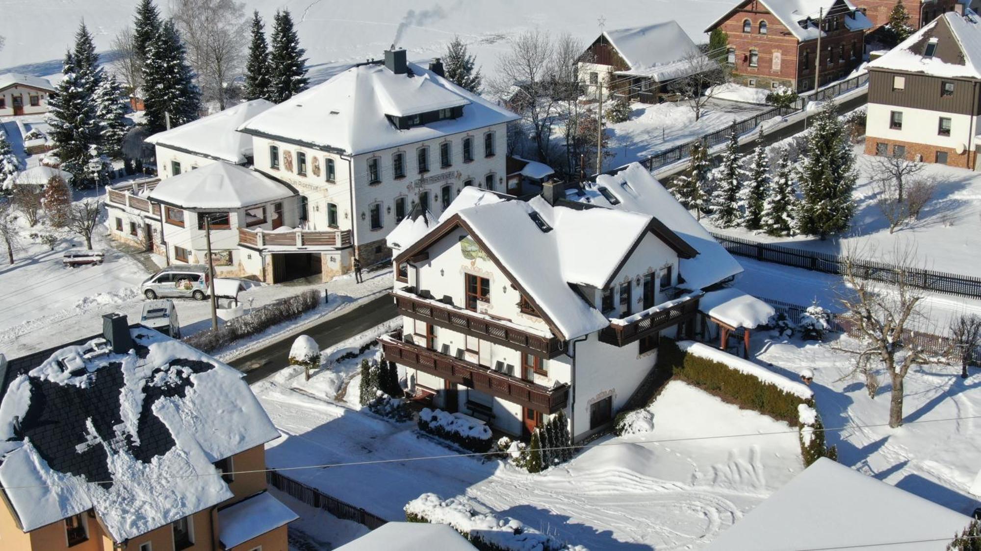 Hotel Alpenhof Markneukirchen Dış mekan fotoğraf